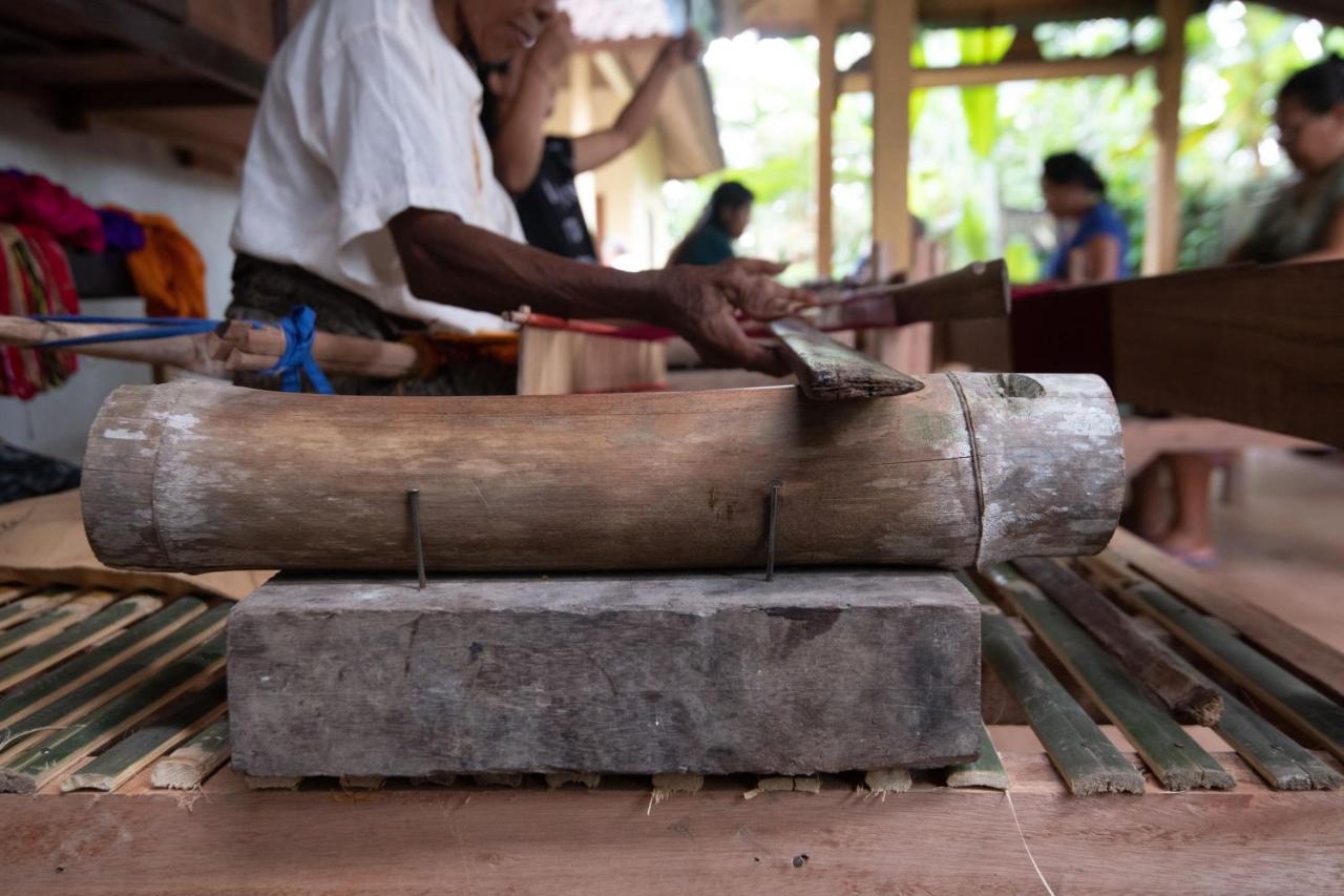 Sheraton Bali Kuta Resort Eksteriør billede Bamboo being split with a knife