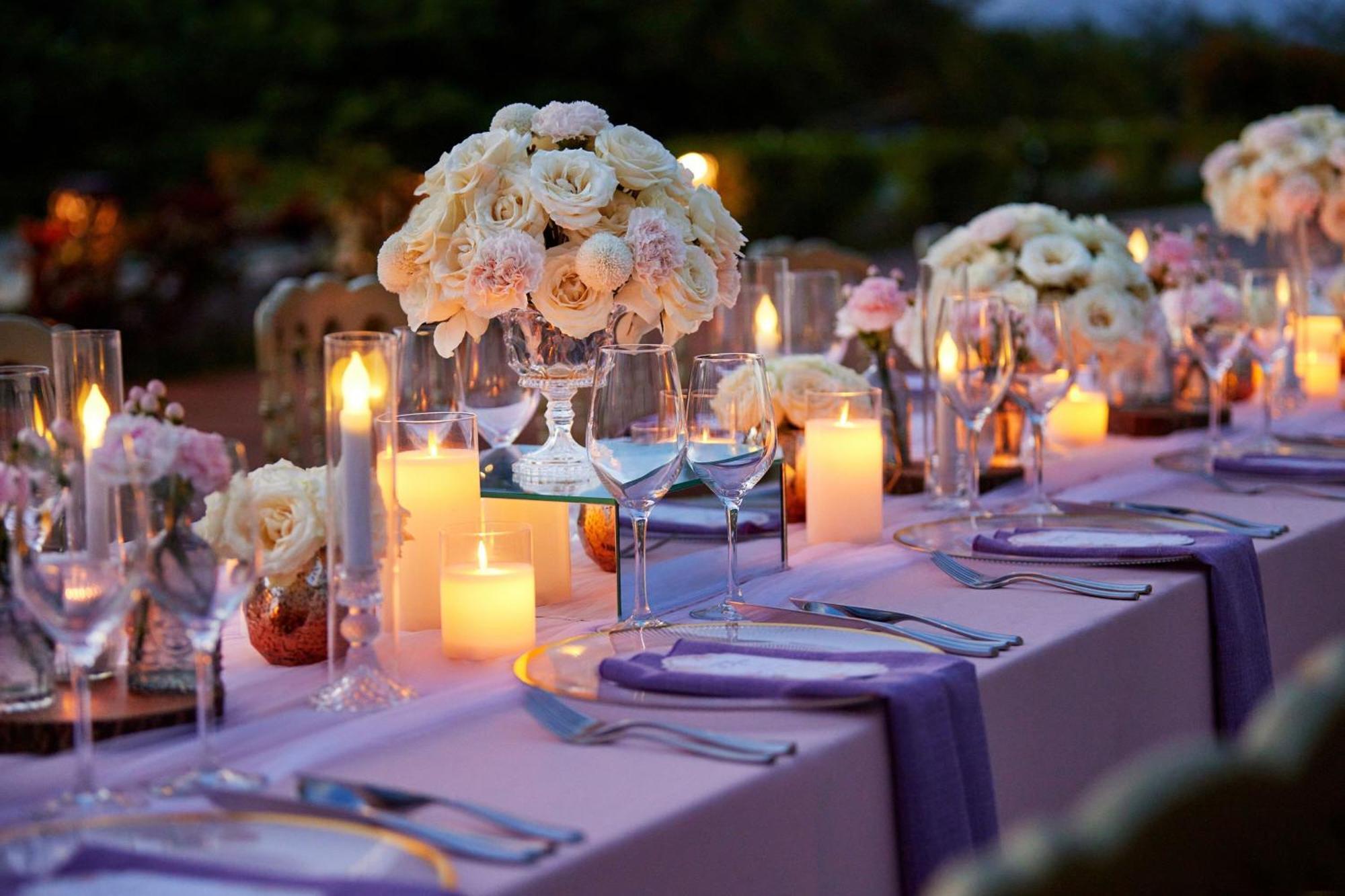 Sheraton Bali Kuta Resort Eksteriør billede A table set for a wedding reception