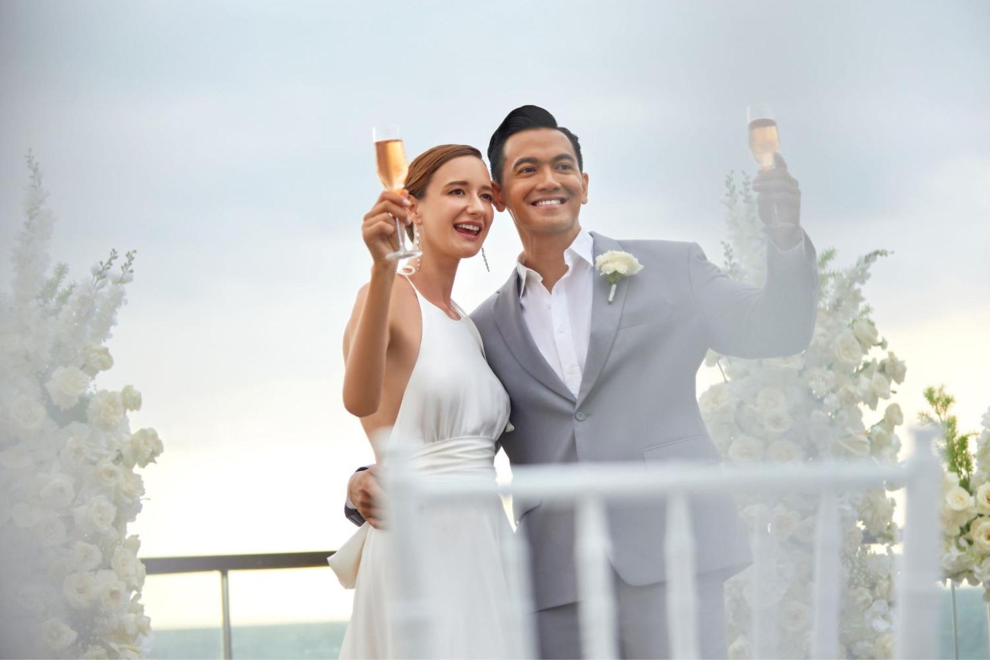 Sheraton Bali Kuta Resort Eksteriør billede Wedding on board
