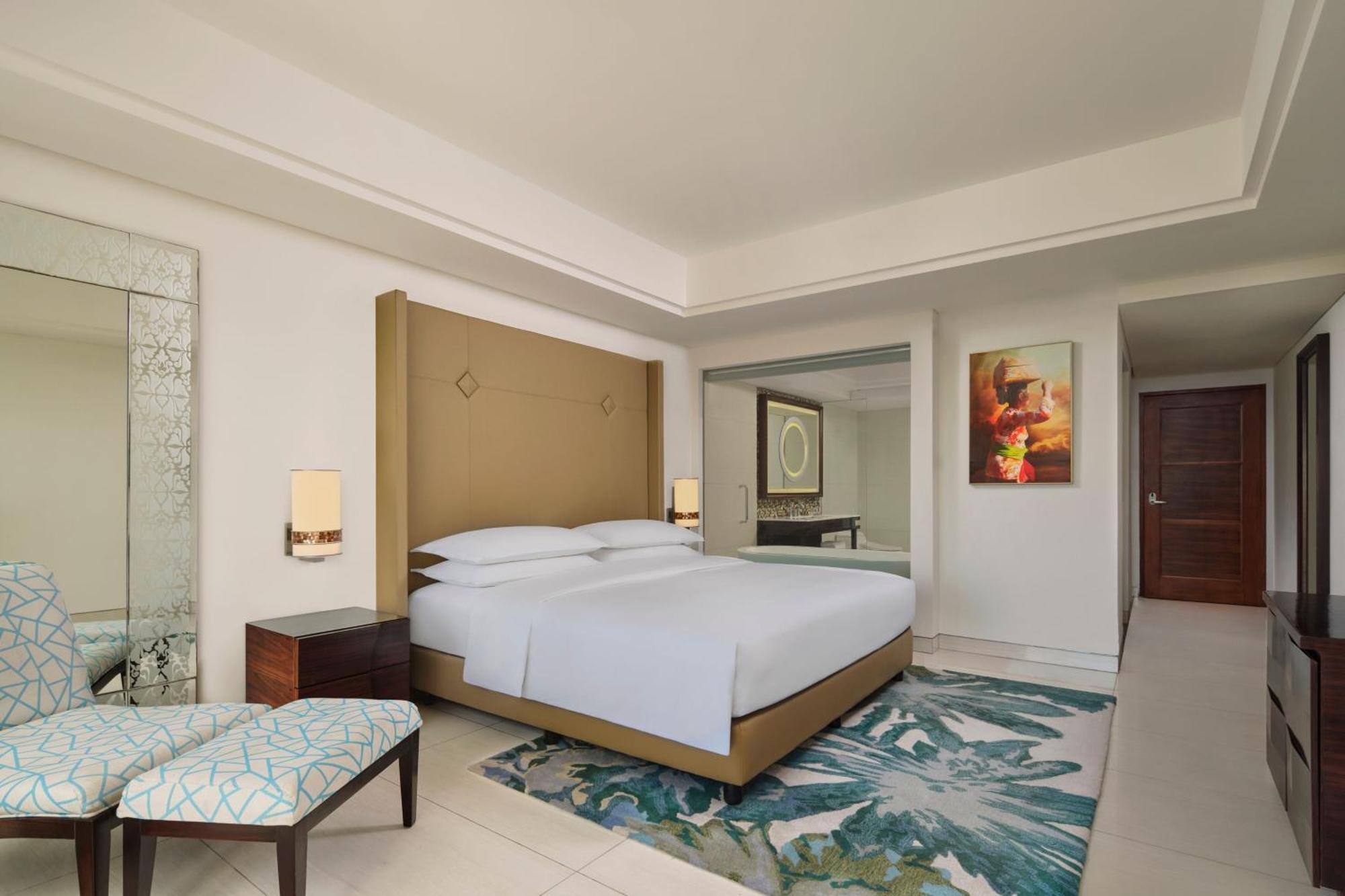 Sheraton Bali Kuta Resort Eksteriør billede A bedroom at the hotel