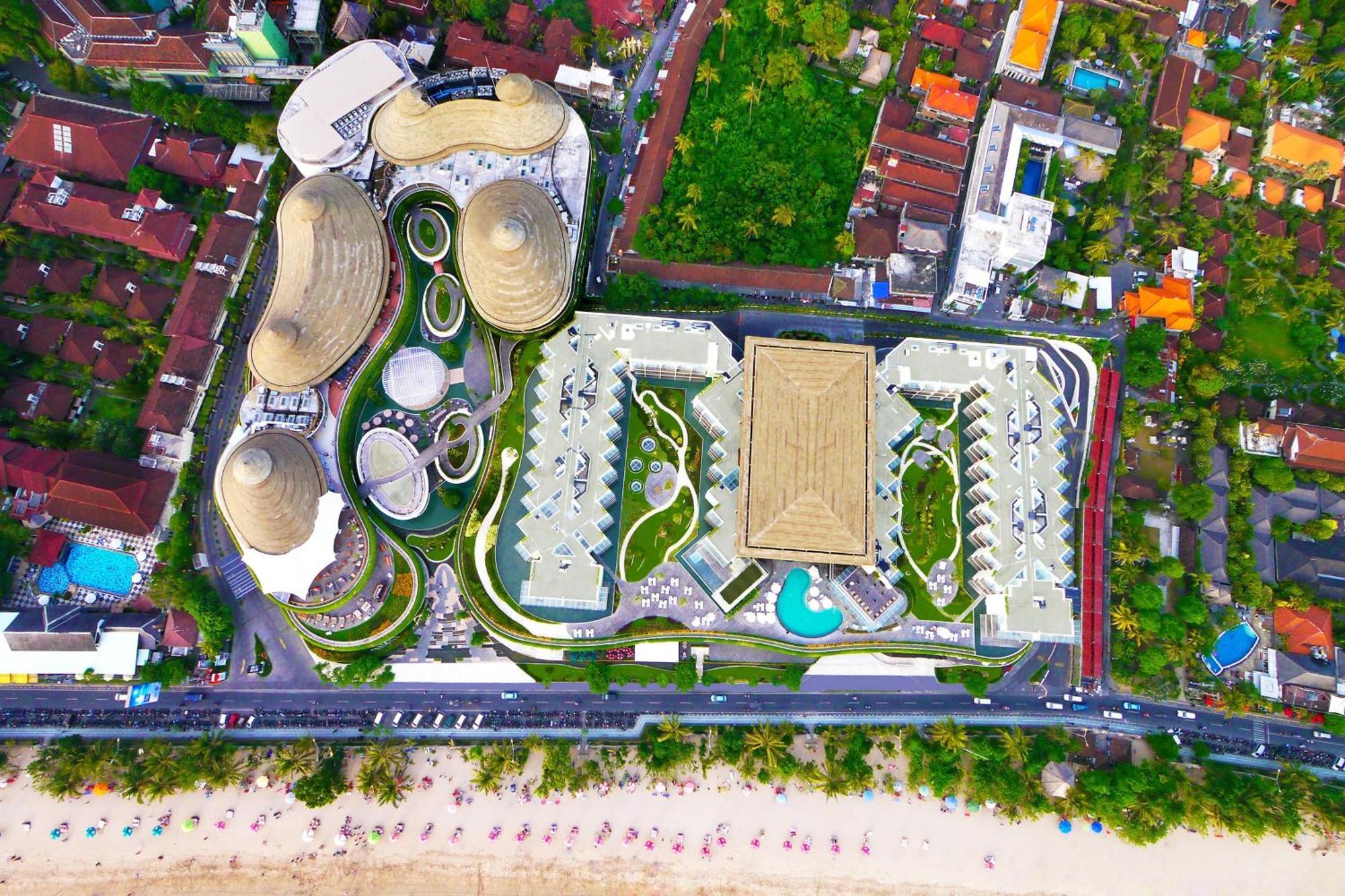 Sheraton Bali Kuta Resort Eksteriør billede Aerial view of the resort